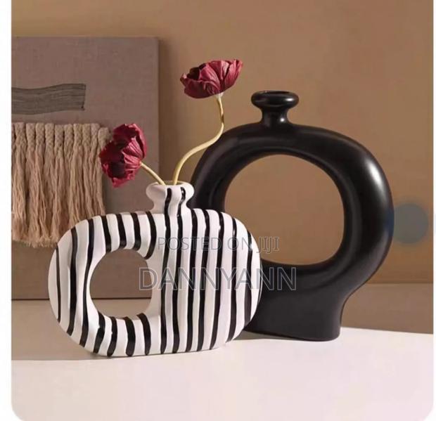 Nordic Porcelain Zebra and Black Donut Vase