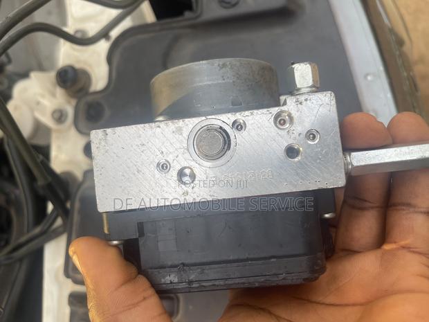 Toyota Rush Abs Pump Module photo 4