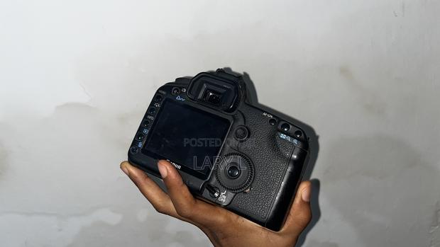 Canon 5d Mark II With Lens · Photo 4