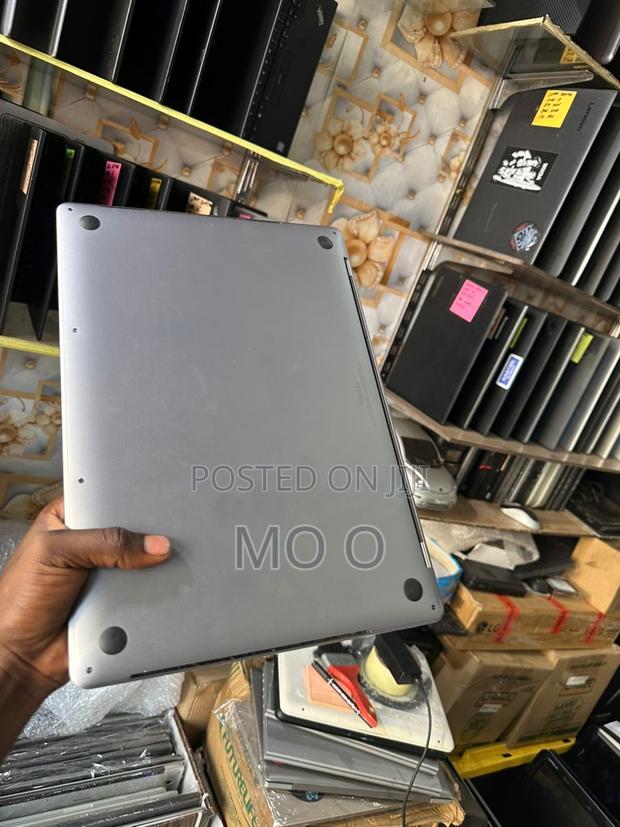 Laptop Apple MacBook Pro 2019 16GB Intel Core I9 SSD 512GB photo 3