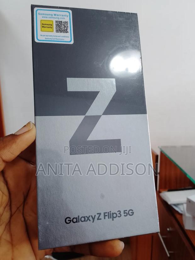 New Samsung Galaxy Z Flip 3 256 GB Black · Photo 4