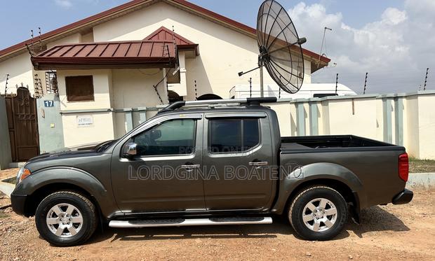 Nissan Pick-Up 2006 Green