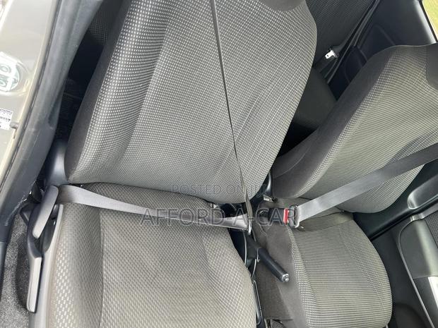 Toyota Vitz 1.3 AWD 3dr 2015 Silver photo 6