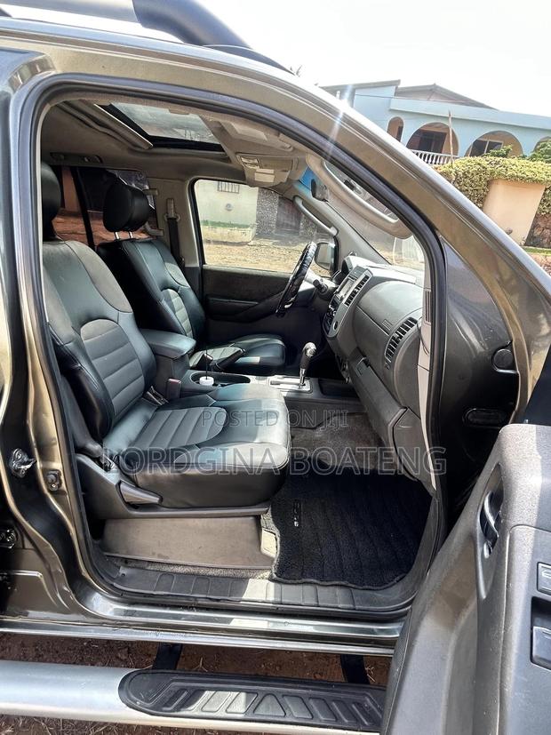 Nissan Pick-Up 2006 Green