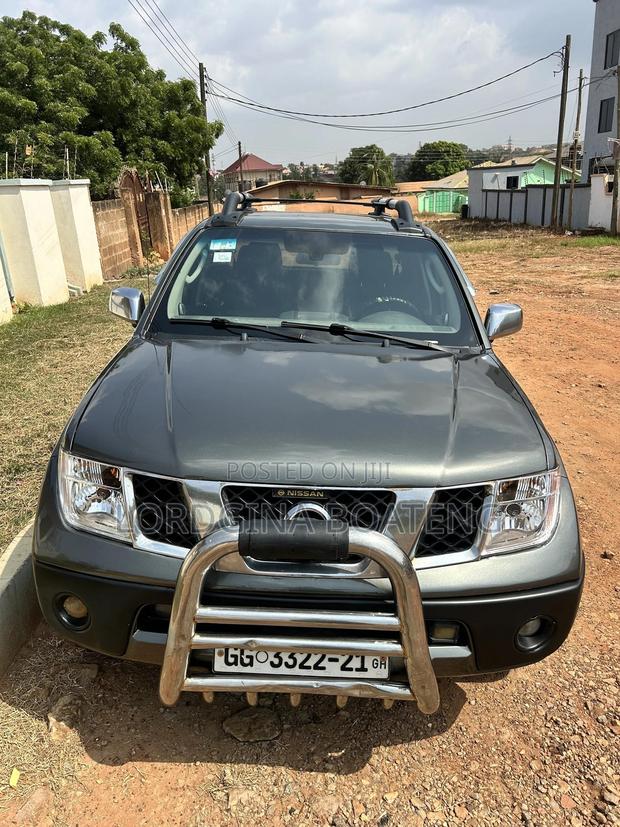 Nissan Pick-Up 2006 Green