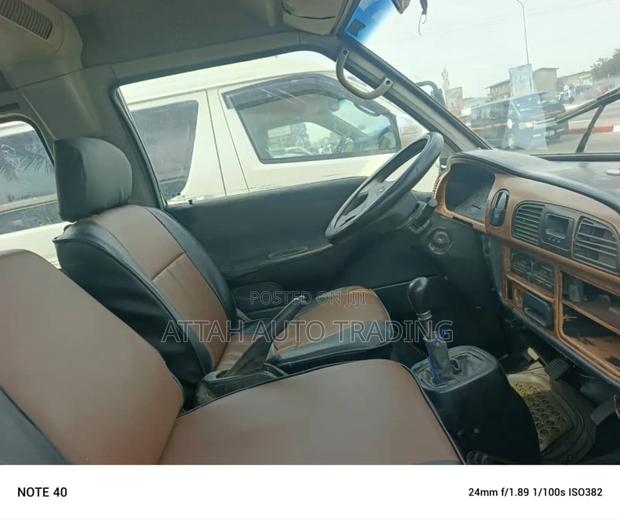 Hyundai H-100 2000 Silver photo 5