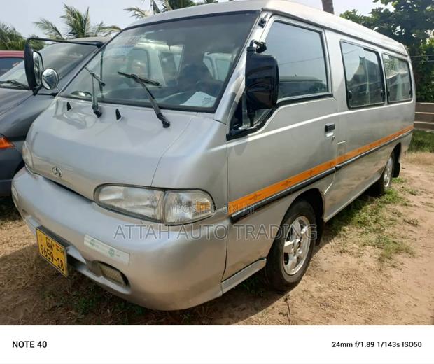 Hyundai H-100 2000 Silver