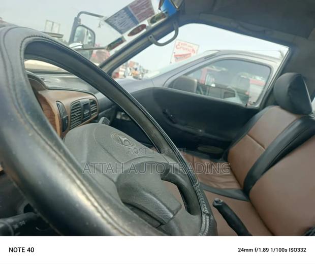 Hyundai H-100 2000 Silver photo 6