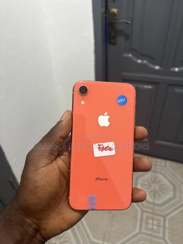 Apple iPhone XR 256 GB Orange · Photo 4
