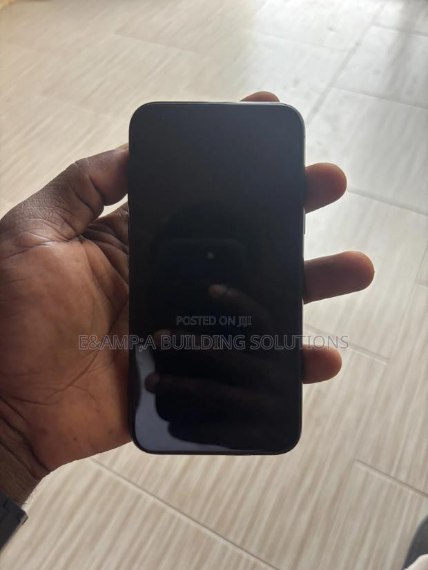 Apple iPhone 11 Pro 256 GB Gray · Photo 3