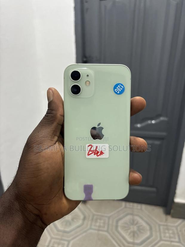 Apple iPhone 12 128 GB Green · Photo 3