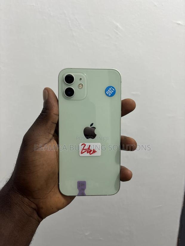 Apple iPhone 12 128 GB Green · Photo 4