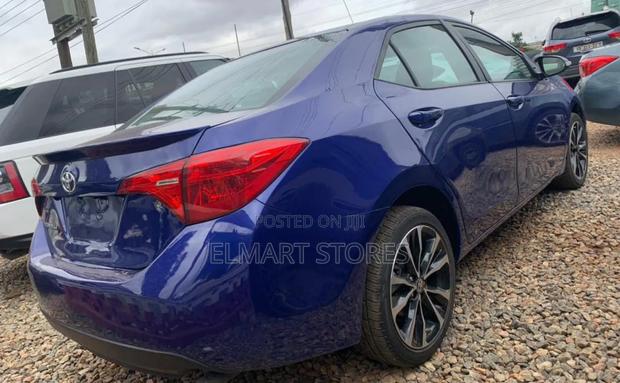 Toyota Corolla 2018 Blue