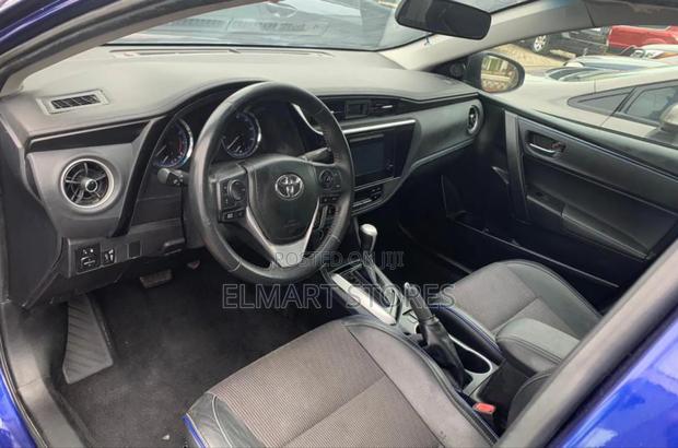 Toyota Corolla 2018 Blue