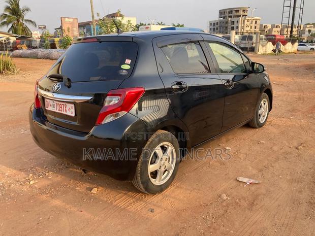 Toyota Vitz 1.3 FWD 5dr 2014 Black