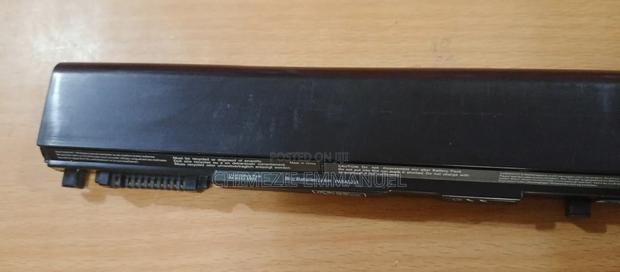 Toshiba Battery Pa3832u · Photo 2