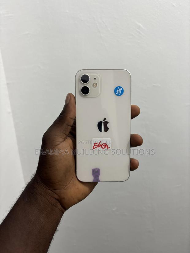 Apple iPhone 12 128 GB White · Photo 4