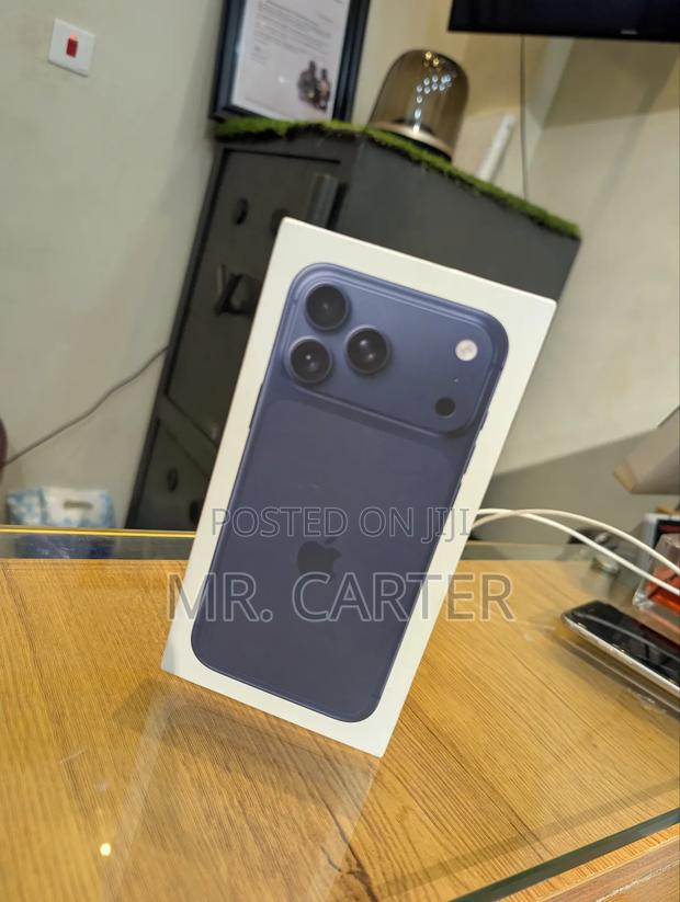 New Apple iPhone 17 Pro Max 256 GB Blue