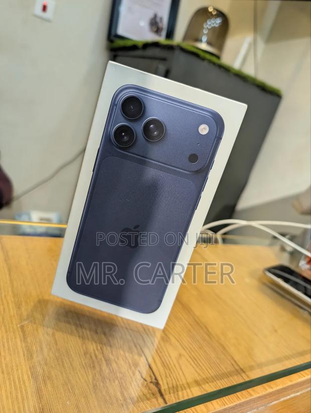 New Apple iPhone 17 Pro Max 256 GB Blue photo 7