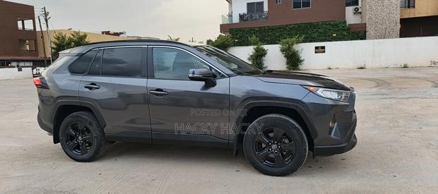 Toyota RAV4 XLE 2022 Gray