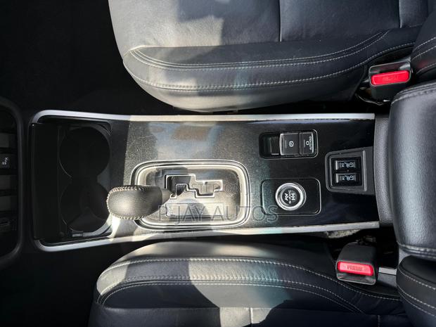 Mitsubishi Outlander 2.4 PHEV AWD 2019 Silver