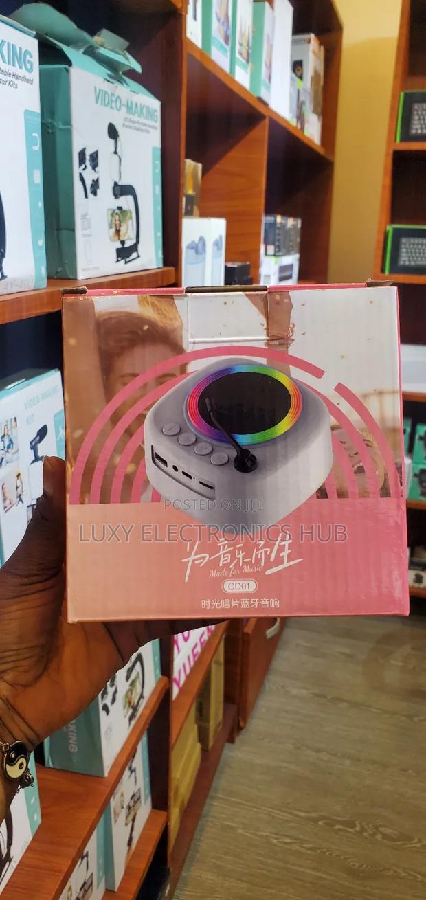 Retro Style Bluetooth Speaker photo 3