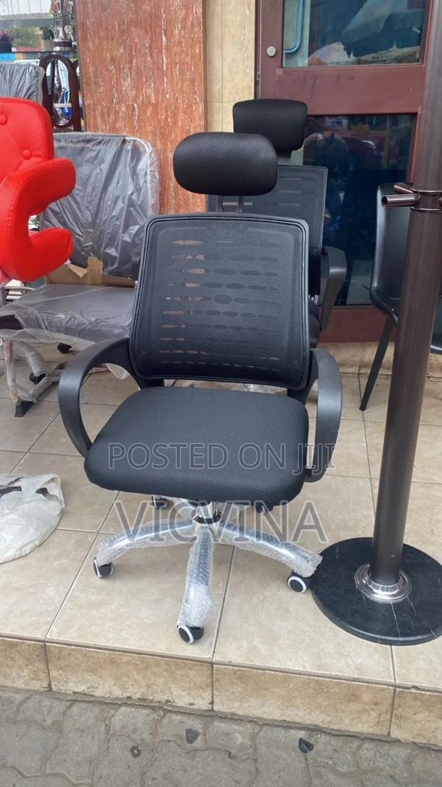 Swivel Office Chair photo 3