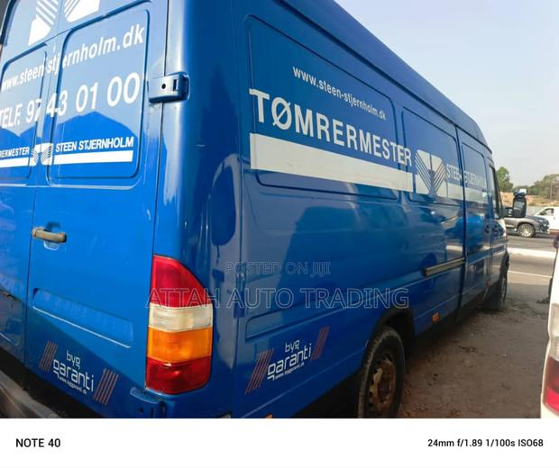Mercedes-Benz Sprinter 2000 Blue photo 4