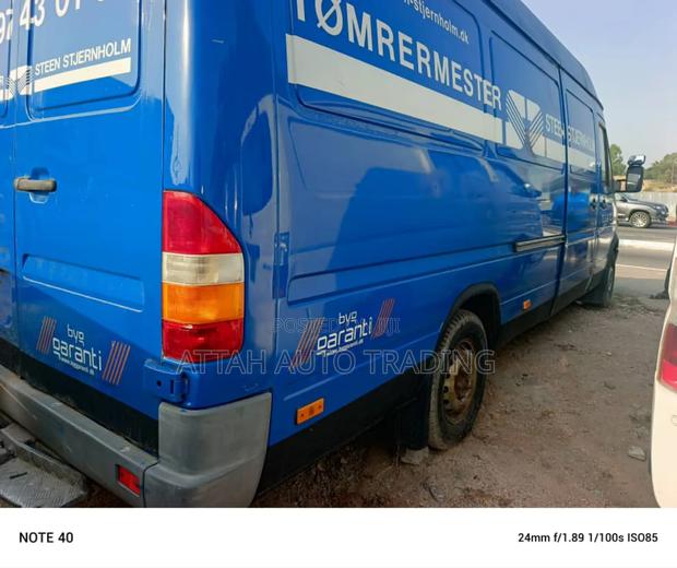 Mercedes-Benz Sprinter 2000 Blue photo 6