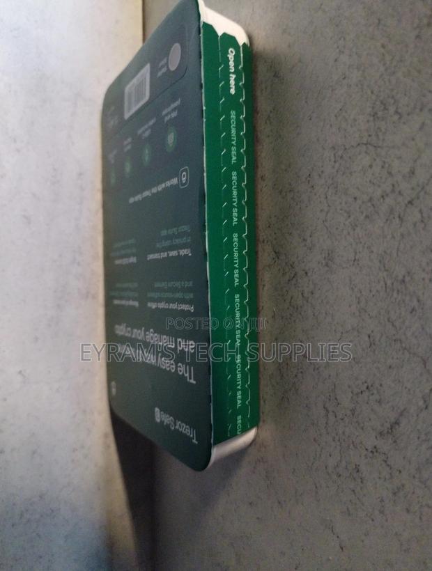 Trezor Safe 3 photo 3