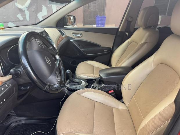 Hyundai Santa Fe 2013 Red photo 2