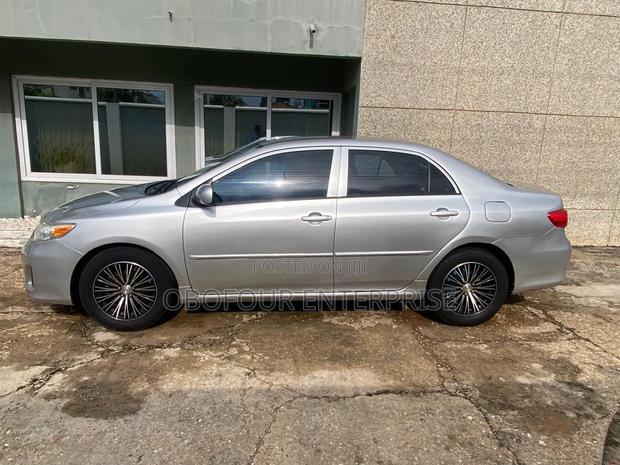 Toyota Corolla LE 4dr Sedan (1.8L 4cyl 4A) 2013 Silver