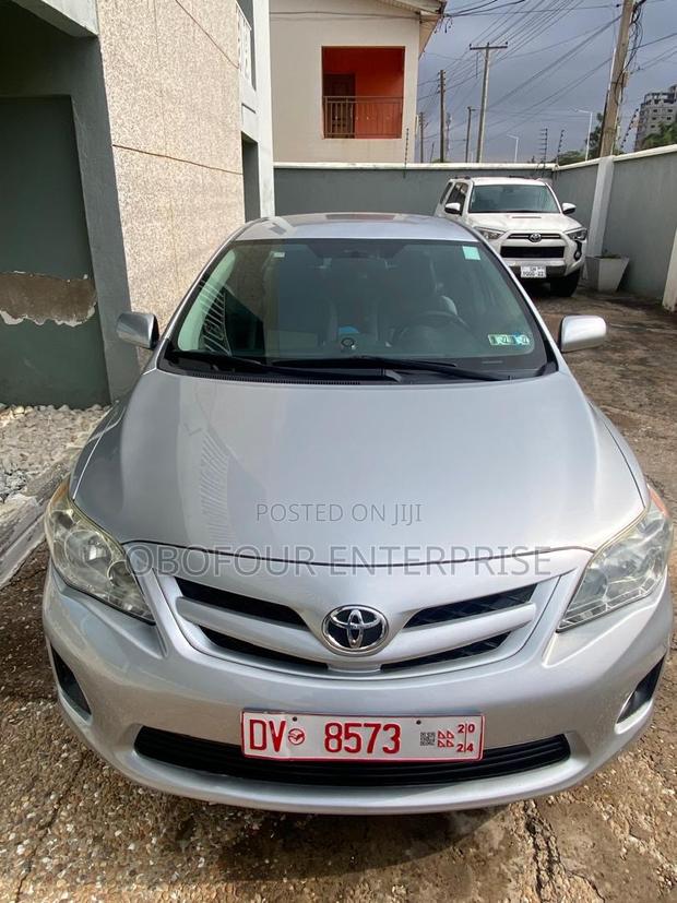 Toyota Corolla LE 4dr Sedan (1.8L 4cyl 4A) 2013 Silver