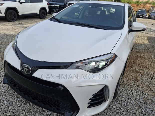 Toyota Corolla LE 4dr Sedan (1.8L 4cyl CVT) 2017 White