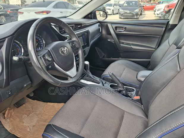 Toyota Corolla LE 4dr Sedan (1.8L 4cyl CVT) 2017 White