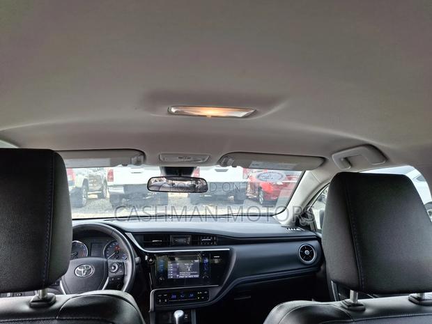 Toyota Corolla LE 4dr Sedan (1.8L 4cyl CVT) 2017 White