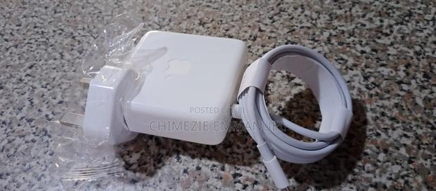 Macbook Pro Adapter Type C 20v3.4 / 15v3 / 9v3 /5.2v3 61wat