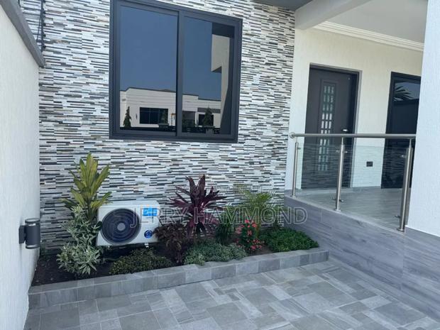 3bdrm House in East Airport, Tseaddo for rent · Photo 2