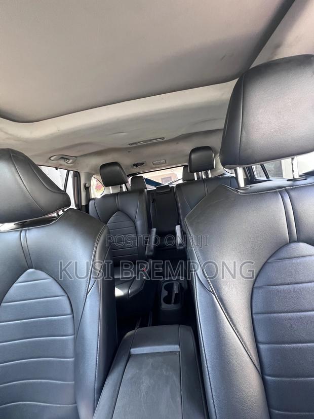 Toyota Highlander XLE 2021 Gray