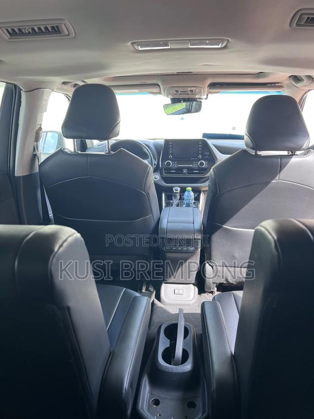 Toyota Highlander XLE 2021 Gray