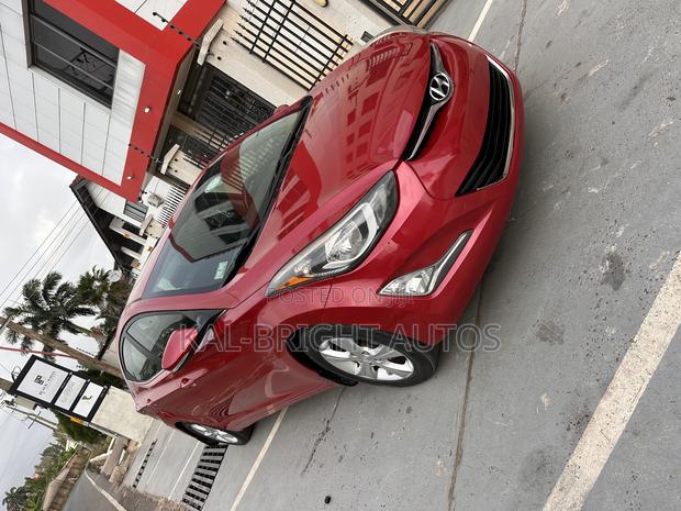 Hyundai Elantra SE Sedan FWD (1.8L 4cyl 6M) 2016 Red