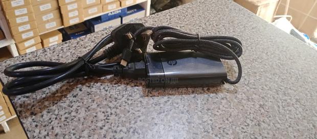Hp Type C Adapter 20v3.25 / 15v3 / 12v3 / 9v2 /5v2 65wat · Photo 2