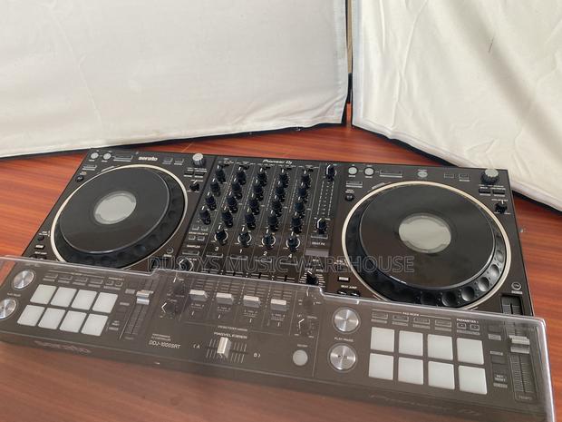 Pioneer DDJ Dj 1000srt With Dust Cover photo 3
