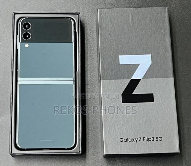 New Samsung Galaxy Z Flip 3 128 GB photo 3