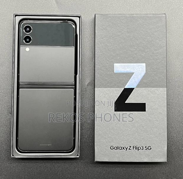 New Samsung Galaxy Z Flip 3 128 GB photo 4