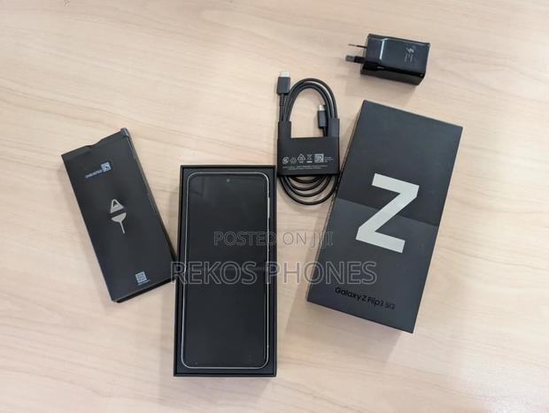 New Samsung Galaxy Z Flip 3 128 GB photo 7