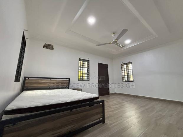 5bdrm Duplex in Kwabenya for rent photo 8