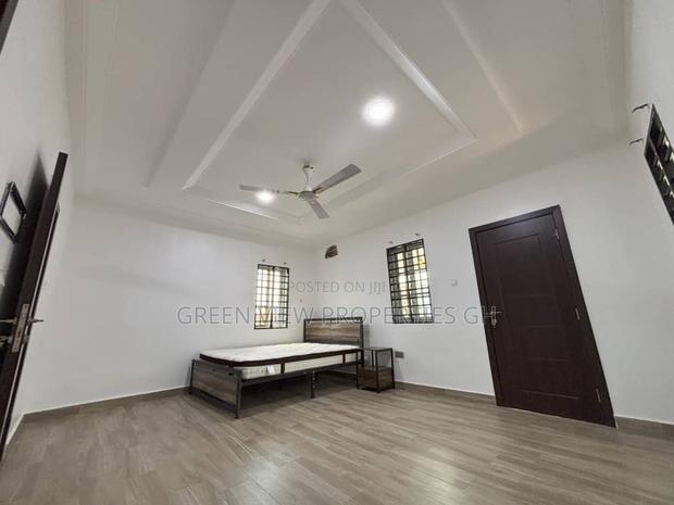 5bdrm Duplex in Kwabenya for rent photo 10