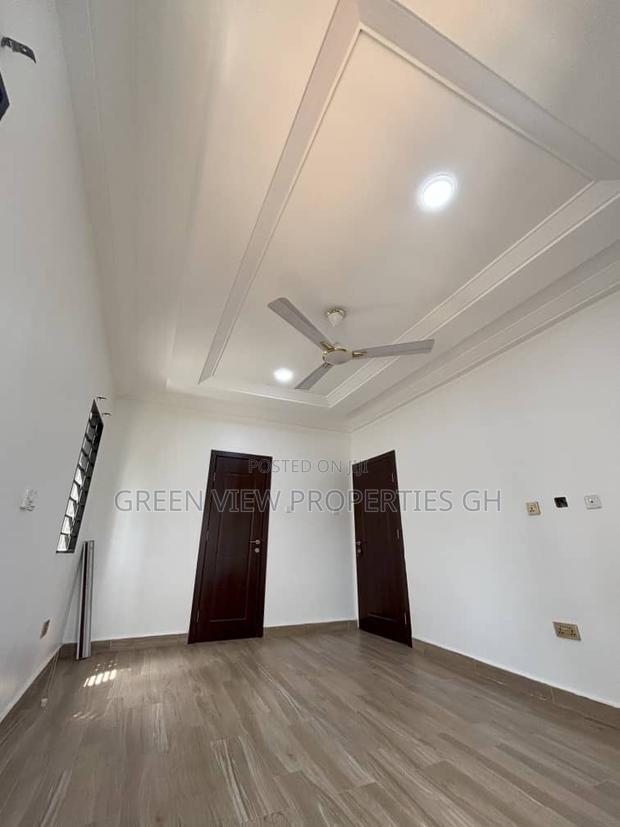 5bdrm Duplex in Kwabenya for rent photo 11