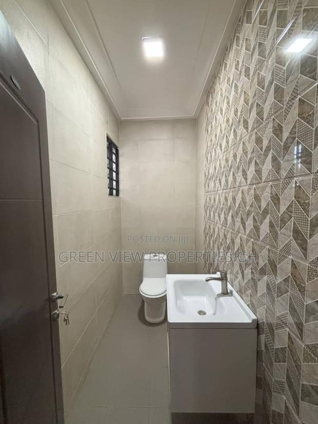 5bdrm Duplex in Kwabenya for rent photo 2